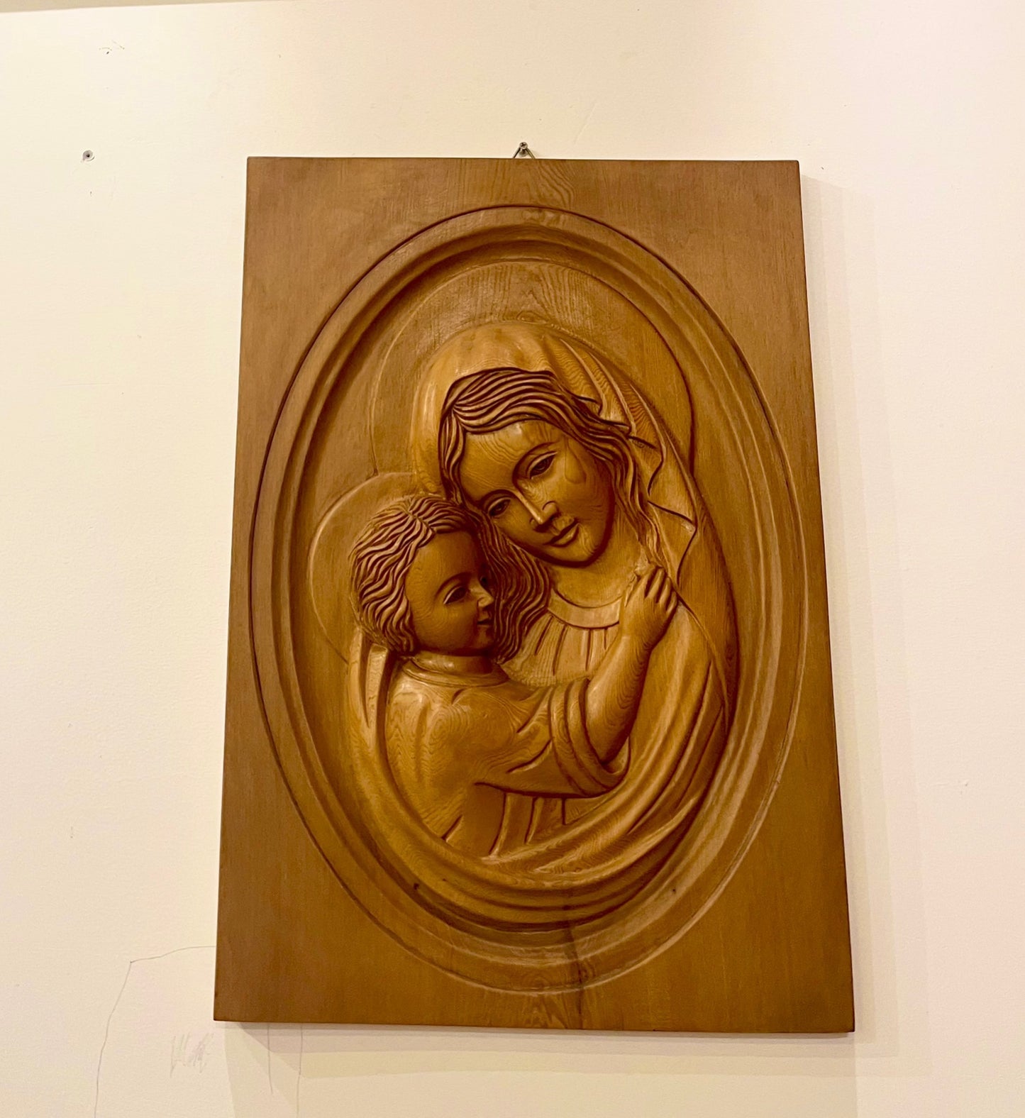 RY11 - Wood carved of the Virgin Mary holding Baby Jesus 65 x 45 cm